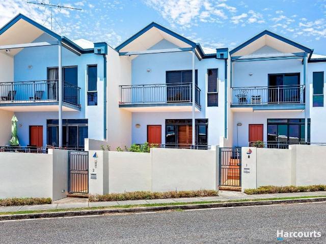 2/22 Nelson Parade, MANLY, QLD 4179