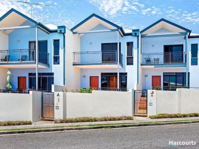 2/22 Nelson Parade, MANLY, QLD 4179 Townhouse for Rent