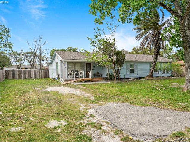 222 S 12th St, Aransas Pass, TX 78336 | MLS #1946