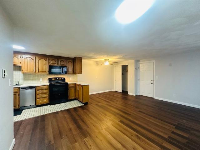 222 School St Unit 4, Walpole, US, MA
