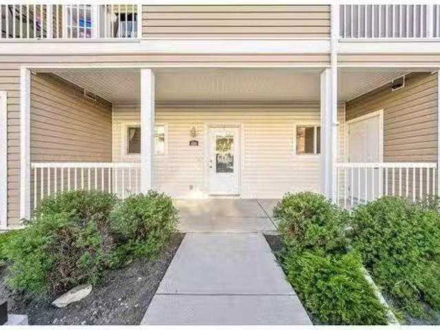 222 Sunrise Terrace Ne, High River, AB, T1V 0C3 townhouse fo.