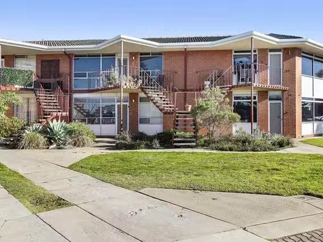 2/22 Patawalonga Frontage, Glenelg North, SA 5045
