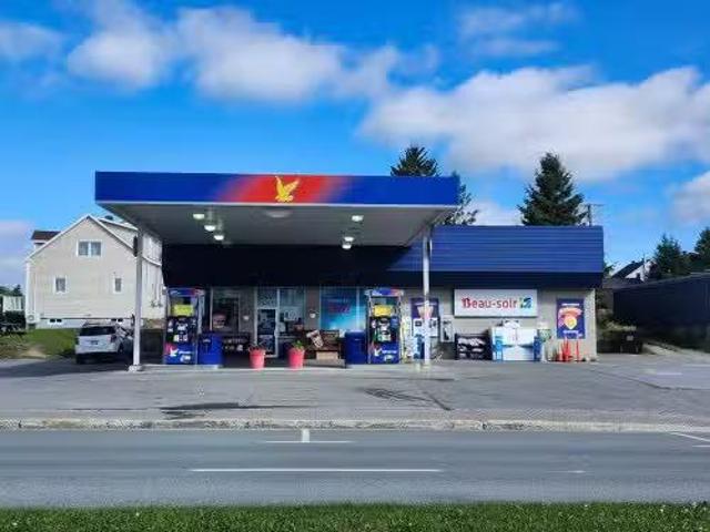222 Rue Principale S. Amos, QC, J9T 2J9 commercial for sale.