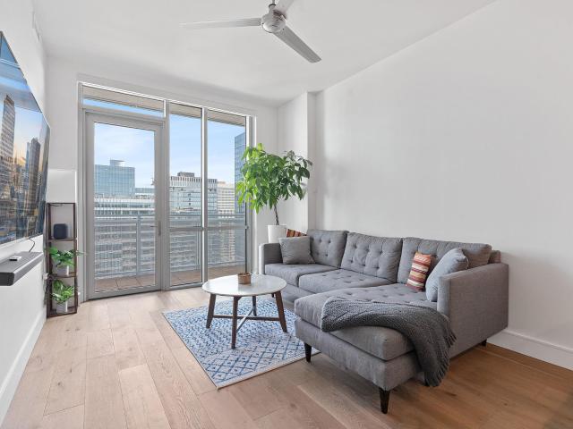 222 West Ave # 2911