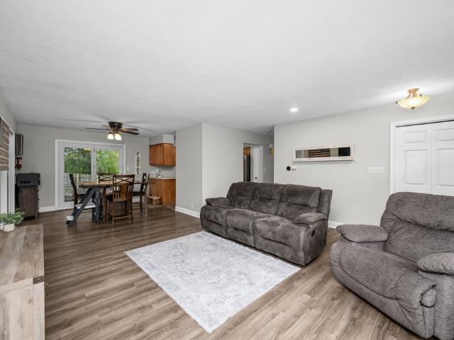 2234 Oakwood Court