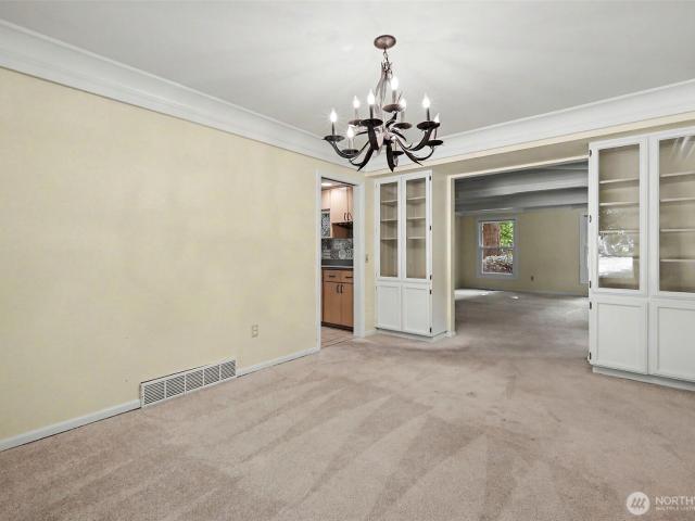 2235 Sahalee Drive E