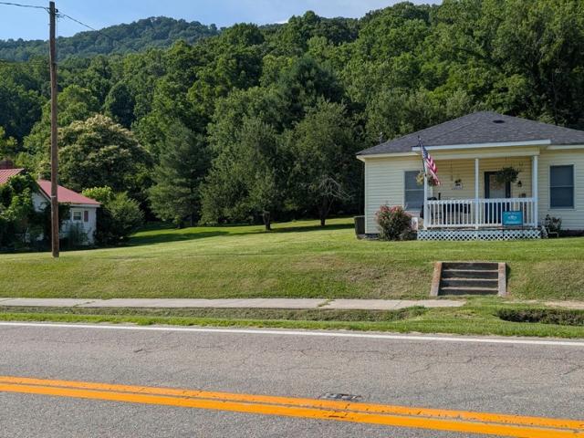 2235 Saltville Highway