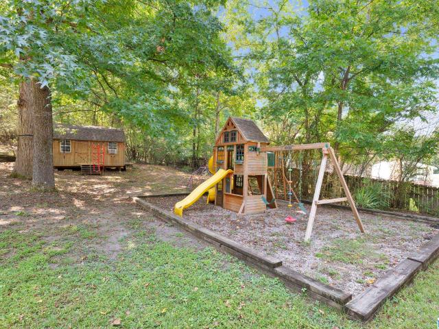 2236 Lisa Ann Drive Se