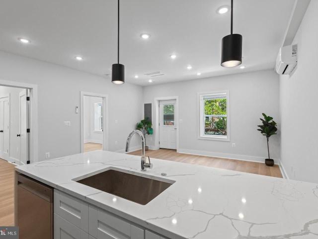 2236 40th Street NW Unit 4, Washington, US, DC