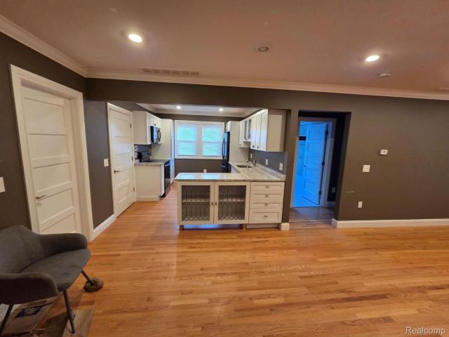 22305 Beech st, Dearborn, US, MI