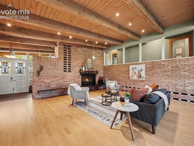 2230 Mesa Road