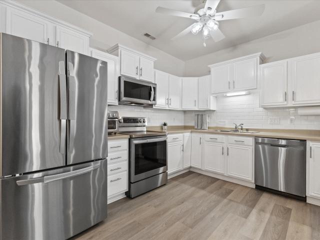 2230 W Vista Bella Dr