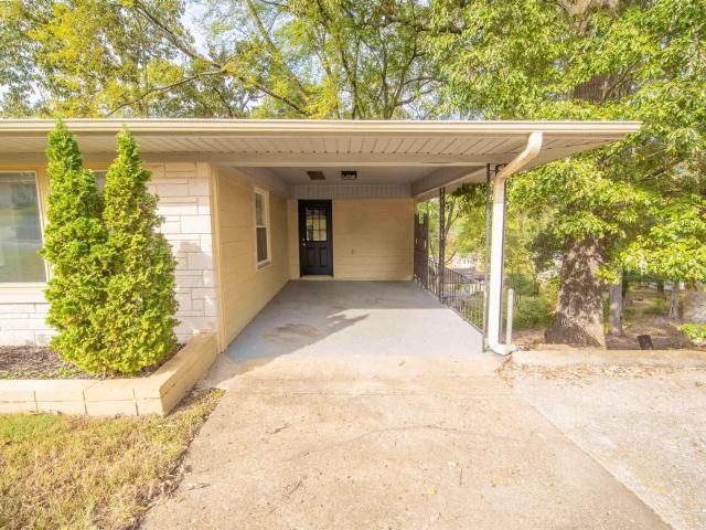 2231 Maple Ave
