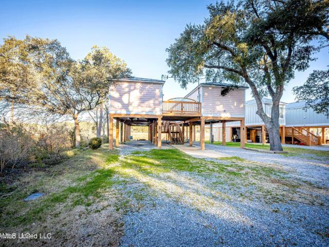 2231 E Simmons Bayou Drive
