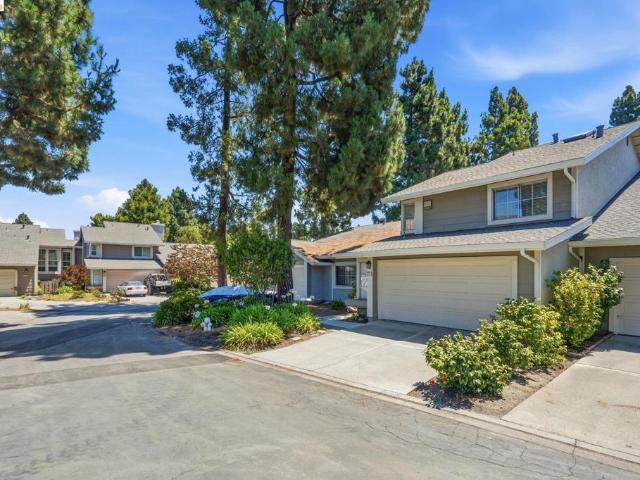 2231 Heathrow Pl