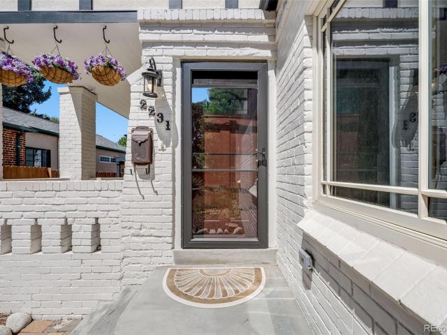 2231 Leyden Street