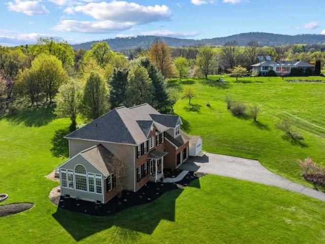 2231 W Greenleaf Drive