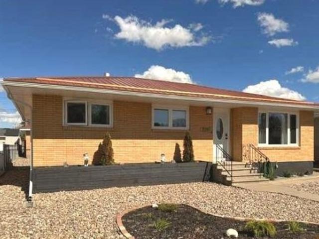 2231 20 Avenue Se, Medicine Hat, AB, T1A 3Y8 house for sale | Listing ID A2310 | Royal LePage