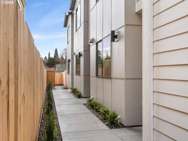 2232 SE Ankeny St, Unit 2, Portland, OR 97214 | MLS #515065