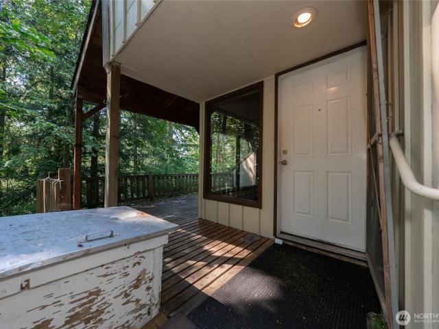 22339 Overlake Loop SE