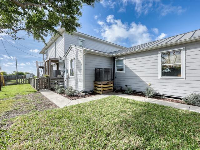 2233 Laguna Shores