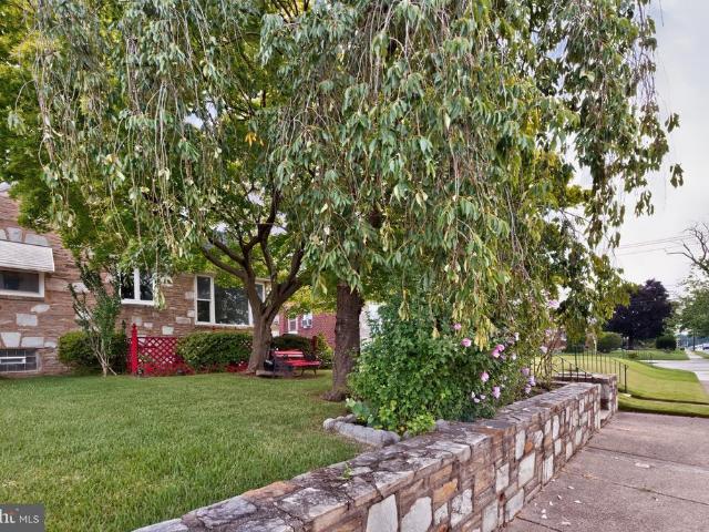 2233 Solly Avenue