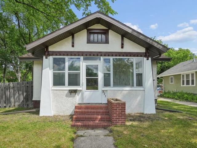 223 11th Ave N, Fargo, ND 58102