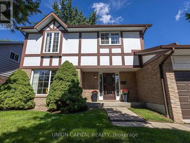 223 Centre Street W, Richmond Hill, ON, L4C 3P9 house for sale | Listing ID N13784 | Royal LePage
