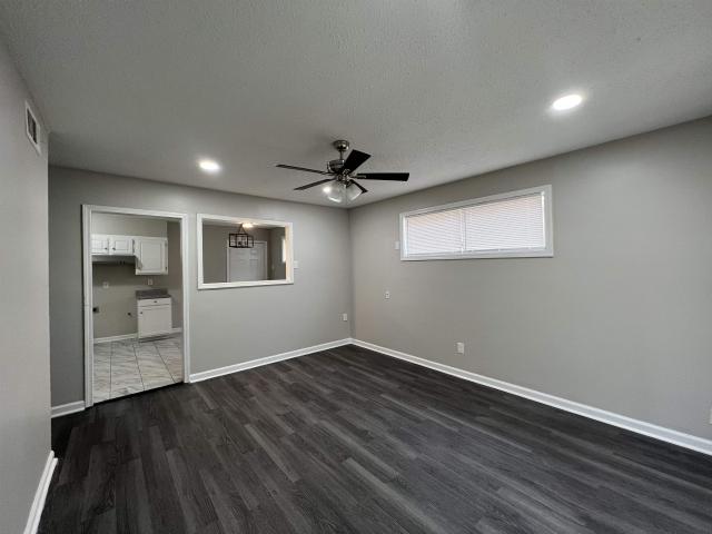 223 charter ave