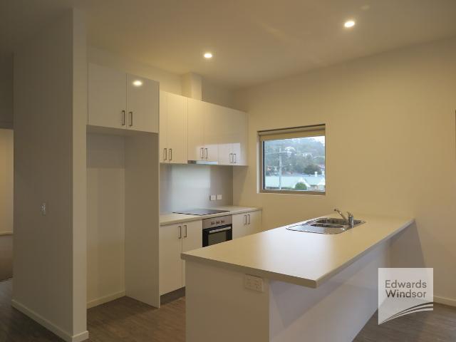 2/23 Beach Road Kingston Beach 7050 Australia Edwards Windsor