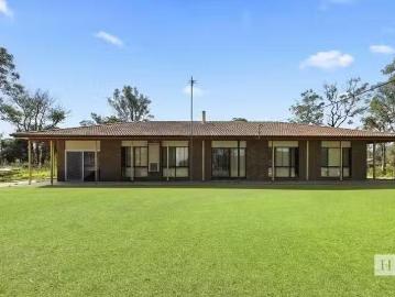 Tuggerah Lake, Jilliby, Wyong Region, Snapper Island