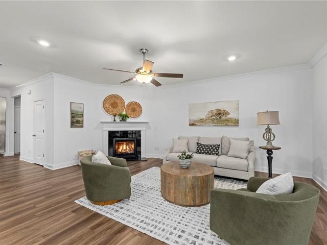 223 Hickory Bluffs Parkway