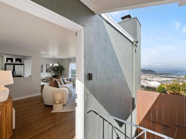 223 Oakridge Drive