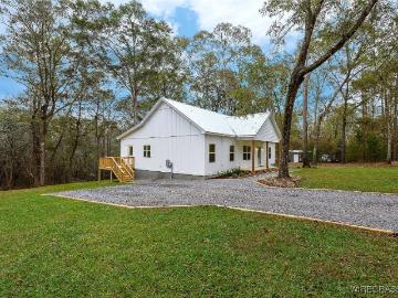 223 Lakewood Loop