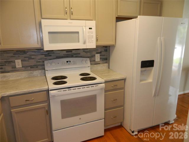 223 Linkside Court SE