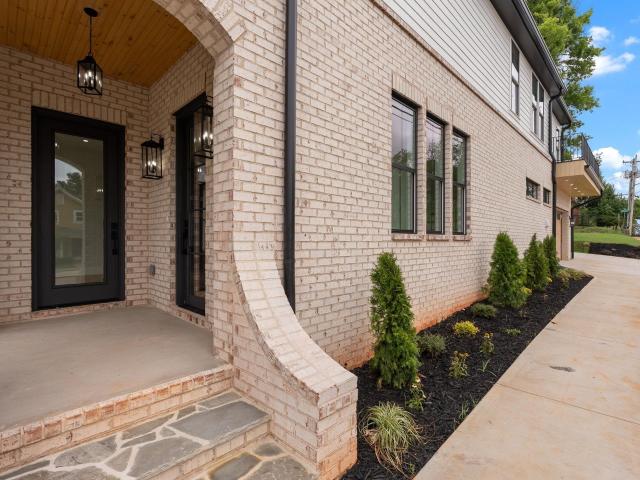 223 S Calhoun Street
