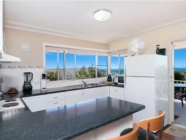 2/23 Seaview Road, Banora Point Townhouse for rent Listed by.