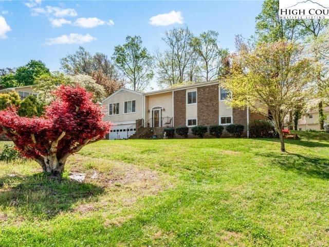 223 Vandyke St, Kernersville, NC 27284 | MLS #261034