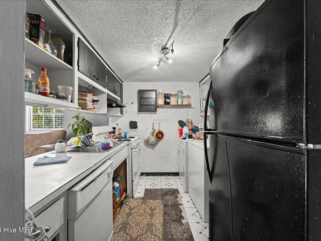 2246 Winston Way