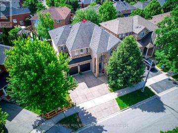 2249 Glazebrook Circle, Oakville, ON, L6M 5B5 house for sale | Listing ID W13488 | Royal LePage