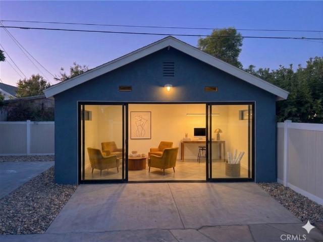2249 W 30th St, Los Angeles, CA 90018 | MLS #DW26065