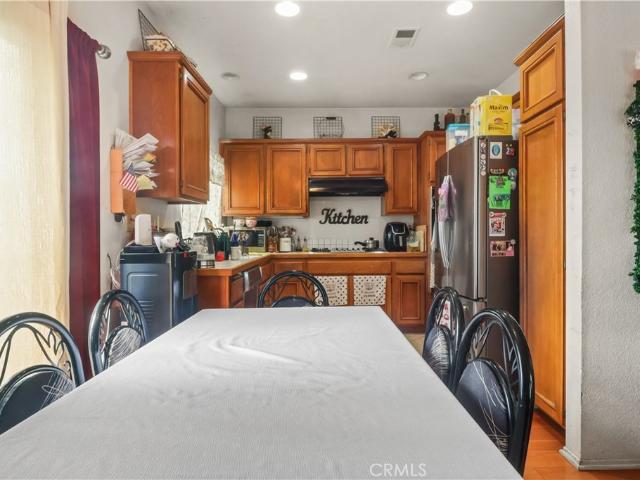 2240 W Toledo