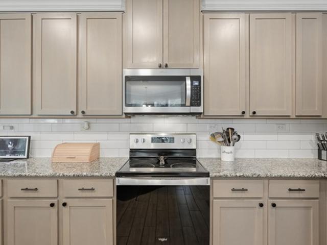 22414 Peonia Park