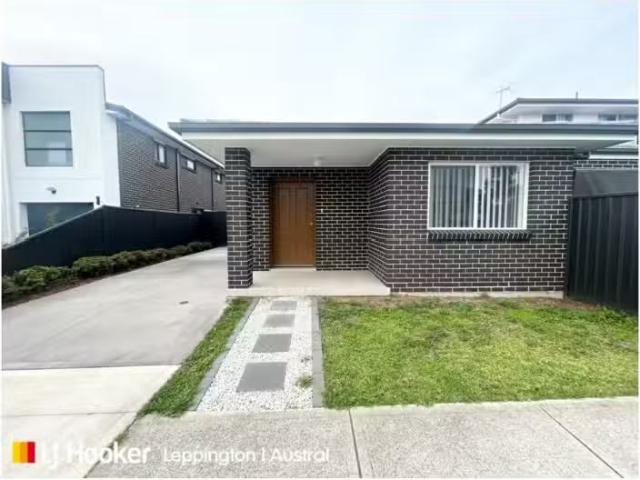 2/241 Seventh Avenue, AUSTRAL House for rent Listed by Trinit.