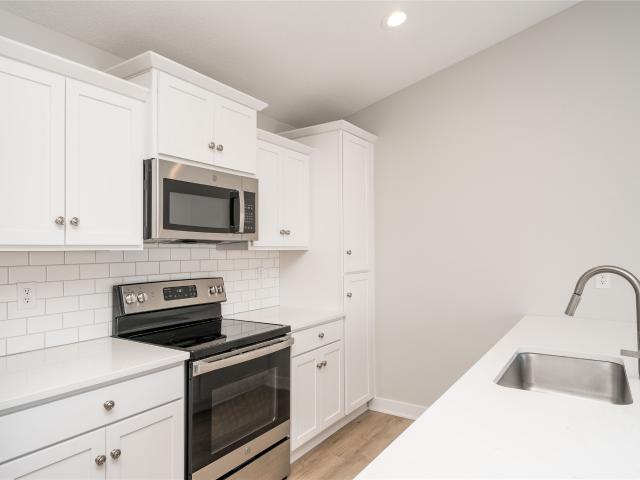 224 12th Court NW