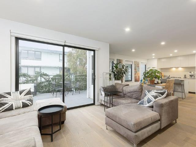 2/24 26 Sandown Road, Ascot Vale VIC 3032