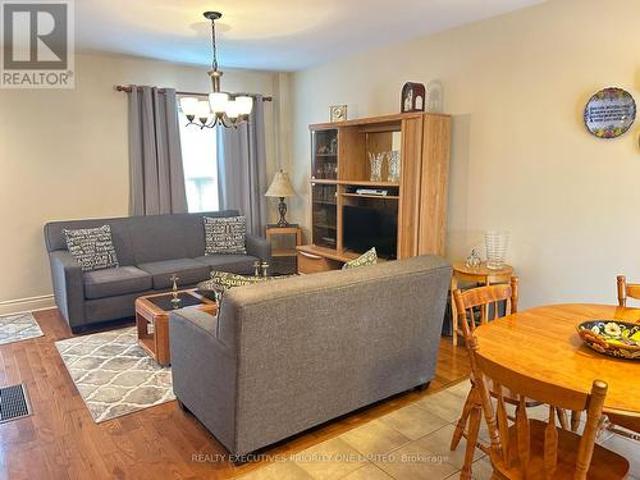 224 Caledonia Road, Toronto, ON, M6E 4T1 house for sale | Listing ID W13559 | Royal LePage
