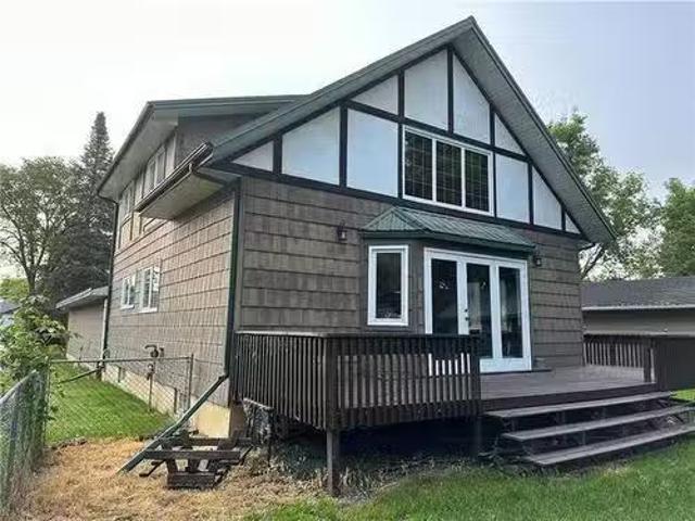 224 Crescent Drive, Swan River, MB, R0L 1Z0 house for sale.