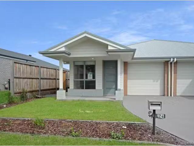 2/24 Annaliese Street, Chisholm Townhouse for rent Listed by.
