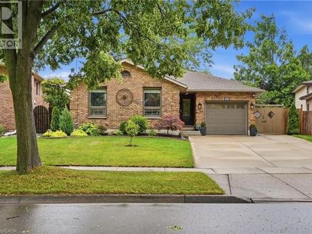 224 Athenia Drive, Stoney Creek, ON, L8J 1T7 house for sale | Listing ID 40850 | Royal LePage